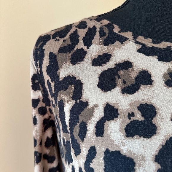 *JM COLLECTION* Brown x Tan Cheetah Print Long Sleeve Shirt Size Small - Picture 4 of 7
